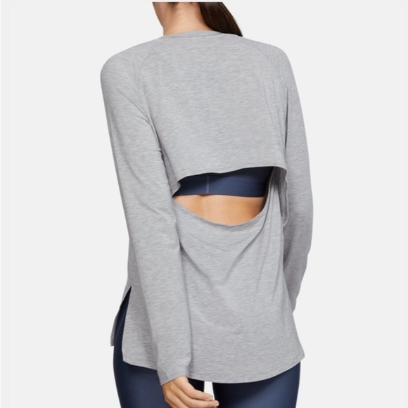 Under Armour - Long Sleeve Loose Athletic Top NWT - Picture 4 of 12